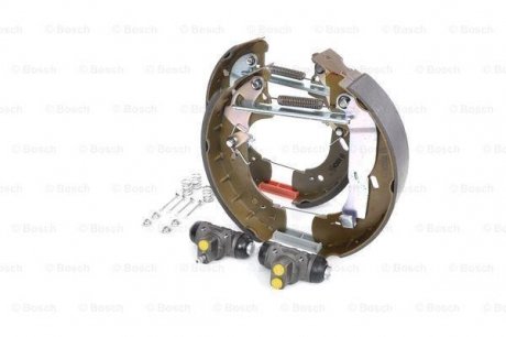 Комплект барабанного гальма (колодки, циліндр, пружинки) OPEL MOVANO A RENAULT MASTER II 1.9D-3.0D 12.97- BOSCH 0 204 114 103