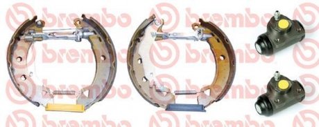 Комплект тормозных колодок BREMBO K23040 (фото 1)