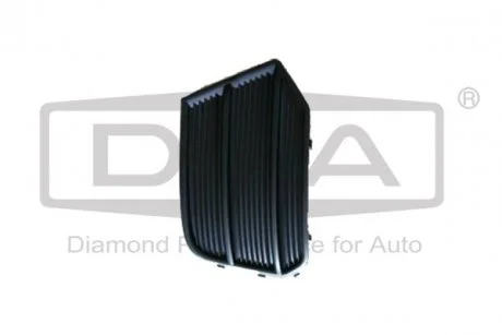 Грати протитуманної фари лівої з отвором під радар (чорна) Audi Q3 (11-) DPA 88071822202