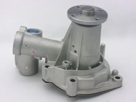 Насос водяной Hyundai Galloper 2.5TD 98-03/ H100 2.5 93-00/ Kia Pregio 2.5D 95-0 GMB GWHY107A