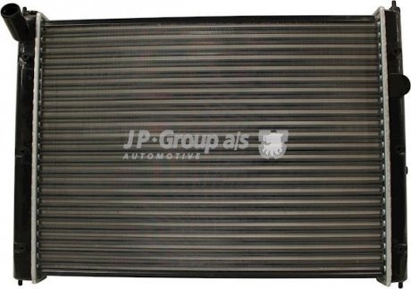 Pадиатор охлаждения двигателя JP GROUP 1114202300