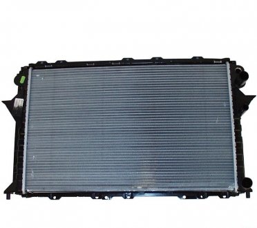 Радиатор охлаждения Audi 100 91-94,A6 1.8/2.5TDI 94-97 МКПП р-р 630х397х32 JP GROUP 1114204000 (фото 1)