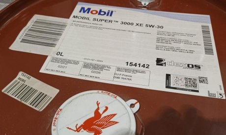 Олива моторна Super 3000 XE 5W-30. 60 lt (60 л) MOBIL 154142