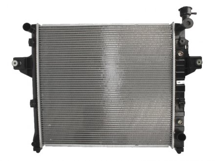 Радиатор, охлаждение двигателя NISSENS 61010 (фото 1)