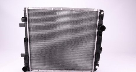 Радиатор охлаждения MB Atego 815-1215 (-AC) NRF 53893 (фото 1)
