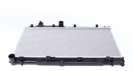Радиатор охлаждения двигателя (выр-во) NRF 59116 (фото 1)