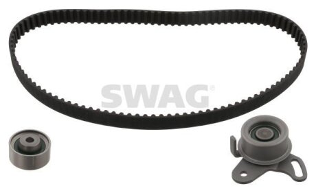 Комплект ГРМ (ремінь + ролик) HYUNDAI ACCENT, ACCENT I, ACCENT II, ACCENT III, COUPE I, COUPE II, ELANTRA III, GETZ, MATRIX, KIA CERATO I, RIO II 1.4/1.5/1.6 10.94-12.11 SWAG 90931061 (фото 1)